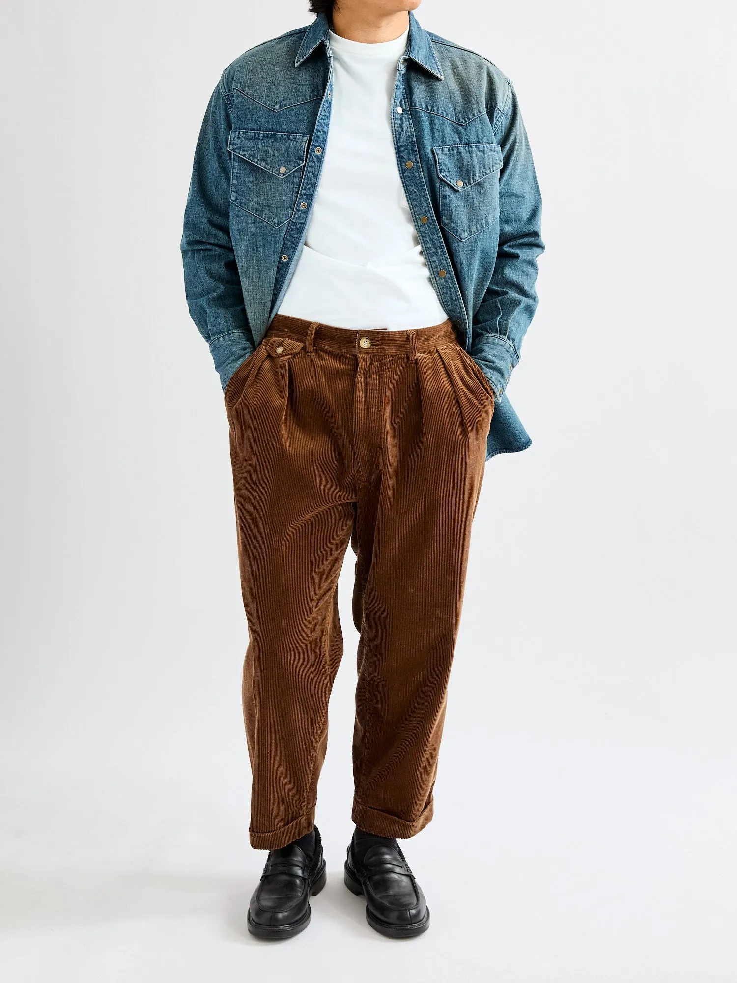 2-Pleat Corduroy Trousers in Golden Brown