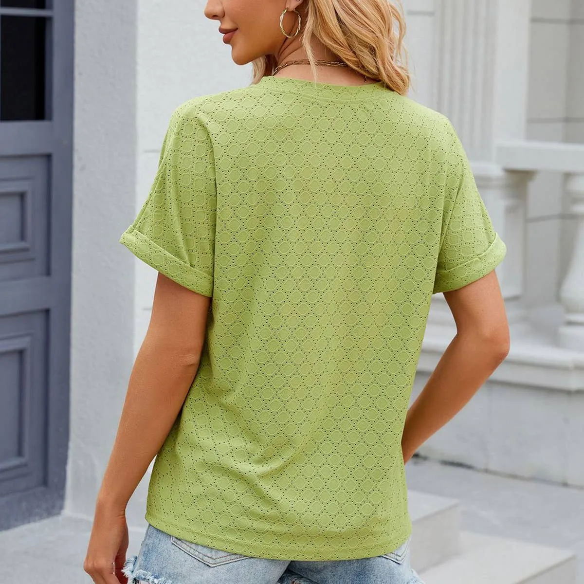 BREATHABLE V-NECK BUTTON SOLID COLOR T-SHIRT_CWTSTS0384