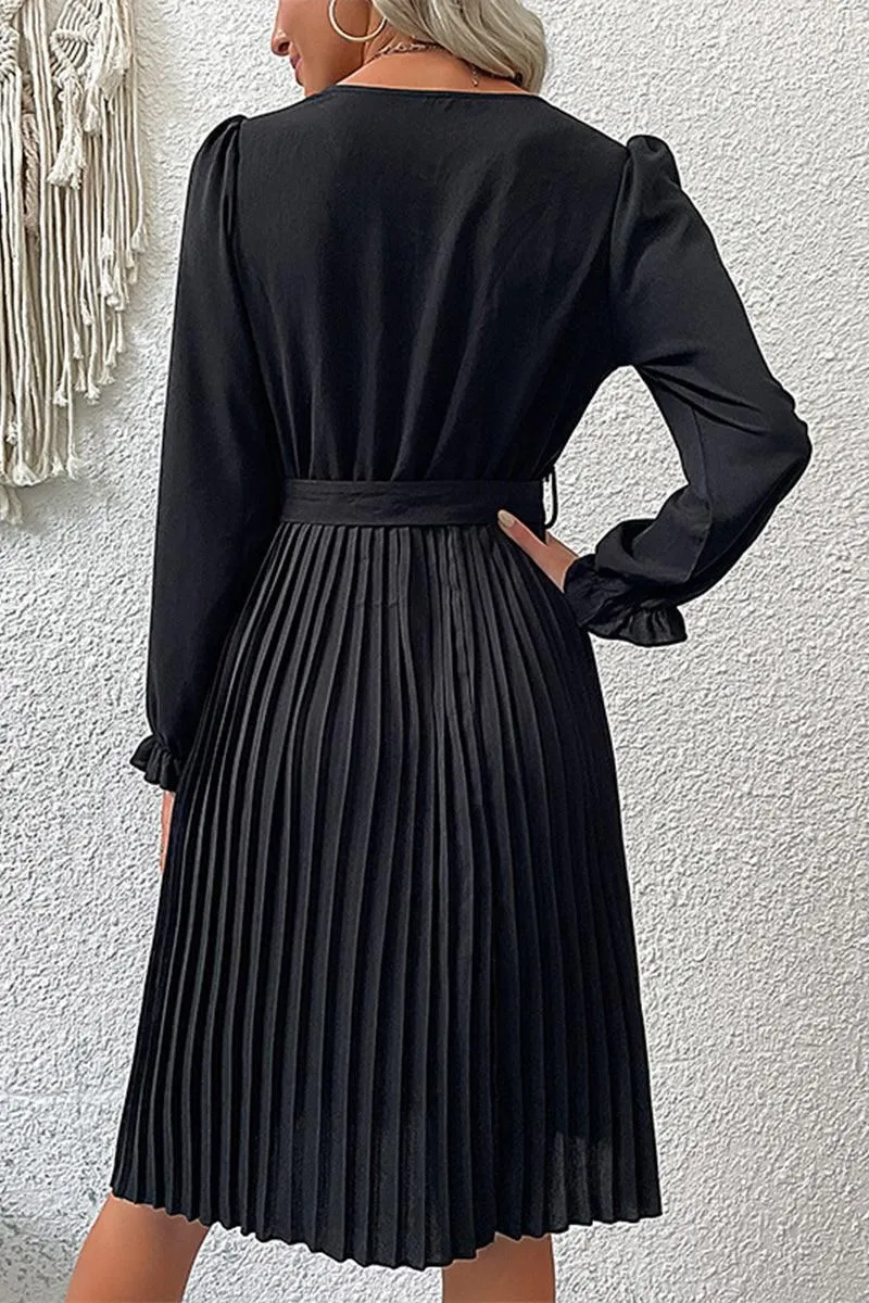 BUTTON DETAILED SLIM WIST PLEATED TRENDY DRESS