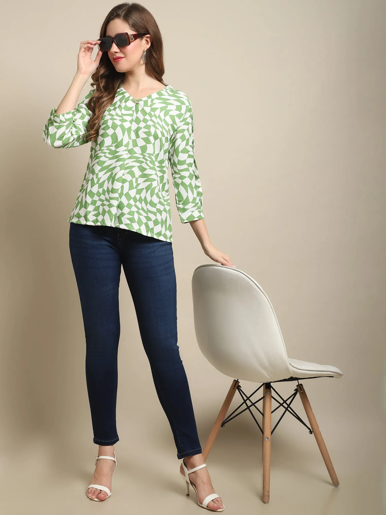 Women's Casual  Green Abstract Print V neck Top